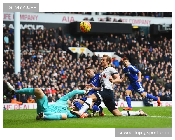 “切尔西3-2逆转热刺，帕尔默绝杀助蓝军保留欧战希望”